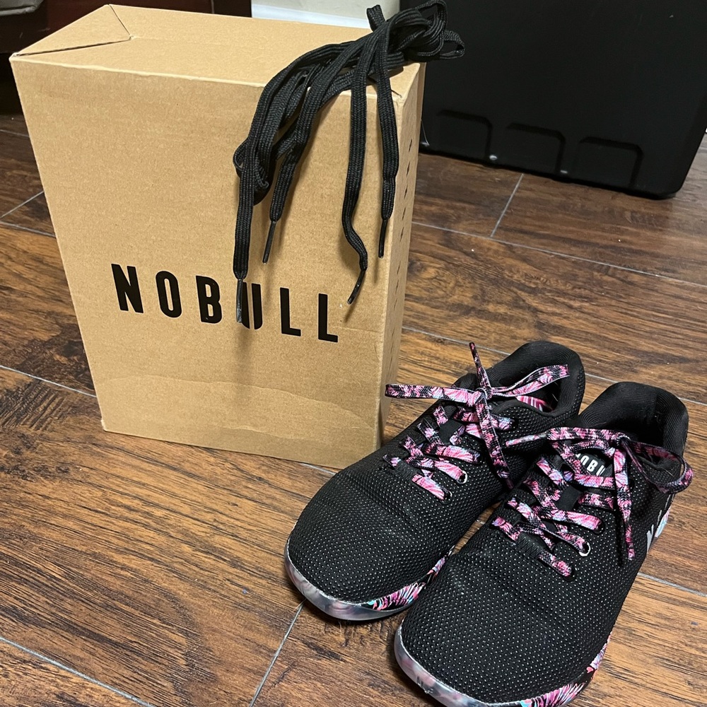 NOBULL Midnight Palm Trainer.